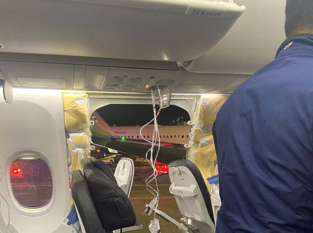 Κρίση στην Boeing μετά την αποκόλληση της ατράκτου – Παραμένουν καθηλωμένα 171 αεροπλάνα [Βίντεο]