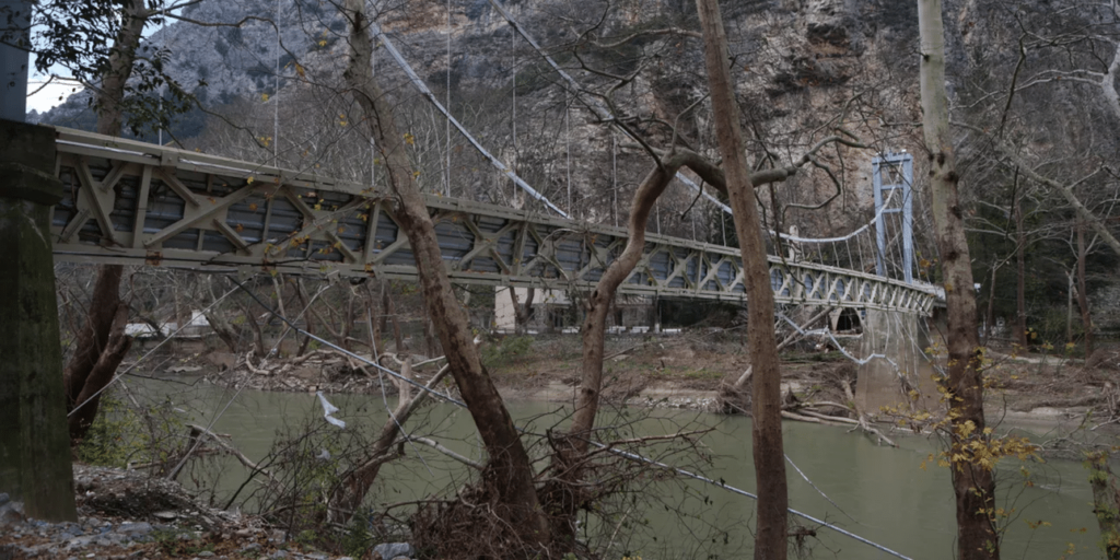 Τέμπη: Το εκκλησάκι της Αγίας Παρασκευής που «χτυπήθηκε» από τον Daniel