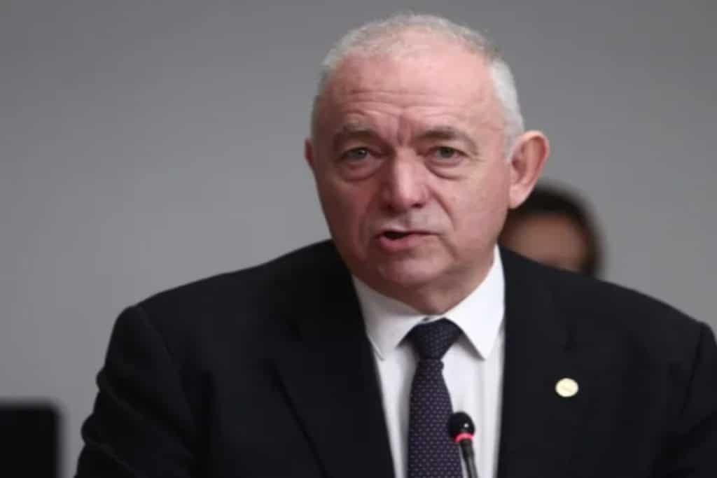 Kατολίσθηση στο νησί Θηρασιά: «Οι Αρχές πρέπει να λάβουν μέτρα ασφαλείας», λέει ο Λέκκας [βίντεο]