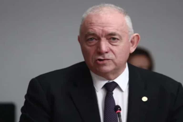 Kατολίσθηση στο νησί Θηρασιά: «Οι Αρχές πρέπει να λάβουν μέτρα ασφαλείας», λέει ο Λέκκας [βίντεο]