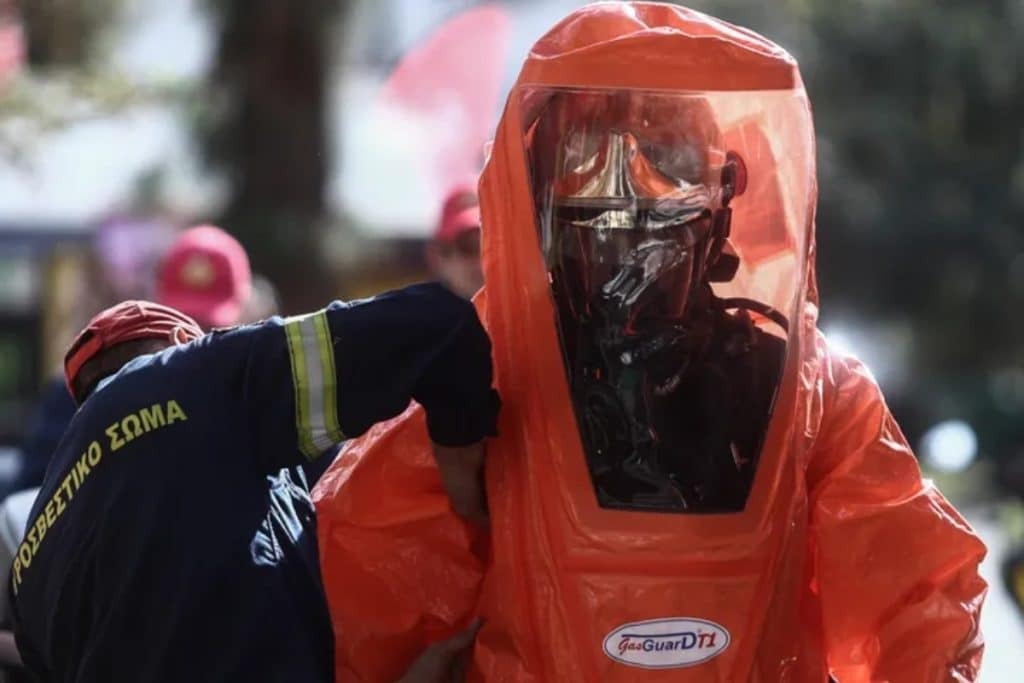 Ύποπτος φάκελος στη ρωσική πρεσβεία: Εξετάζεται το ενδεχόμενο βιολογικού παράγοντα