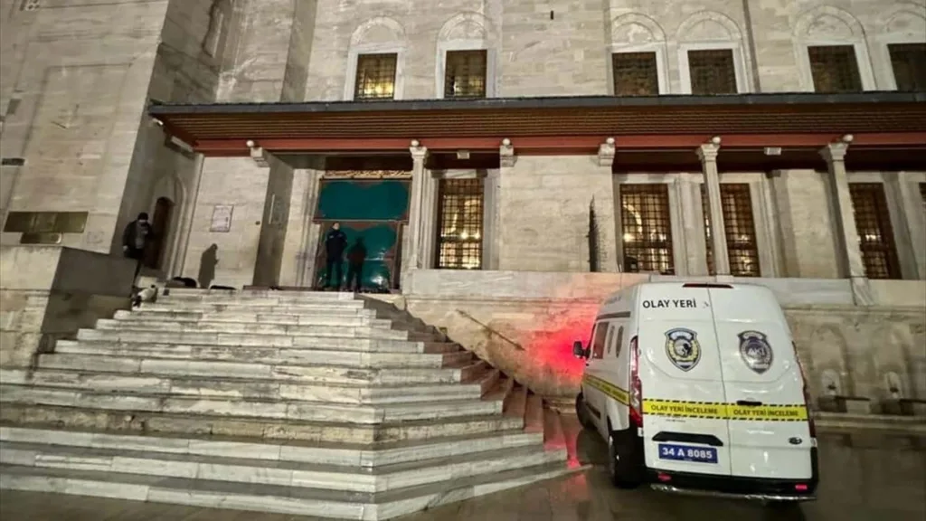 Επίθεση σε τζαμί στην Κωνσταντινούπολη- Μαχαίρωσαν ιμάμη και πιστό [Βίντεο]