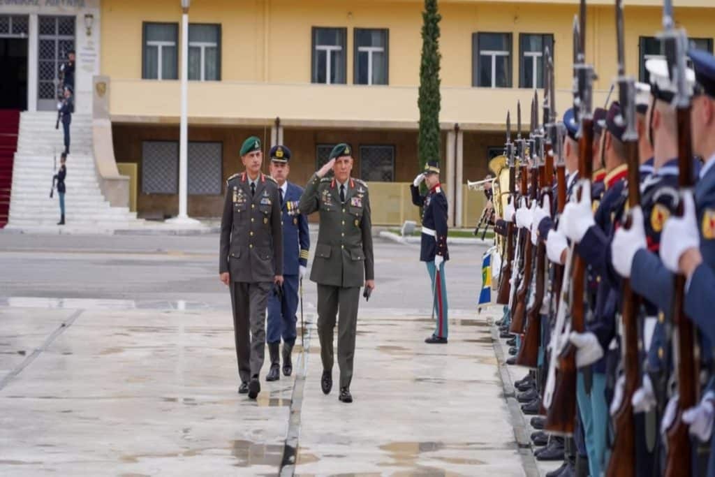 ΓΕΕΘΑ: Η τελετή υποδοχής του νέου αρχηγού Δημήτρη Χούπη στο στρατόπεδο «Παπάγου» [εικόνες & βίν
