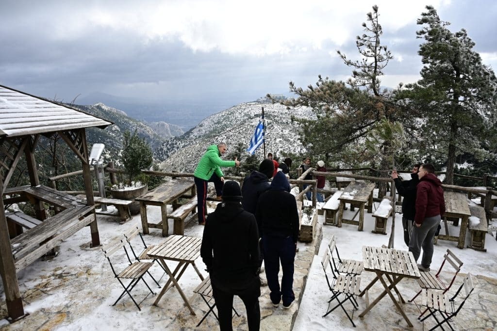 Καιρός: Έρχεται βαρυχειμωνιά τα επόμενα 24ωρα, τι θα συμβεί στην Αττική – Οι 3+1 περιοχές που