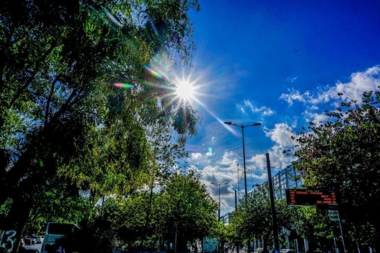 Καιρός: Μη μαζέψετε τα… χαλιά – Έρχονται δύσκολες μέρες σύμφωνα με την πρόγνωση Αρναούτογλου