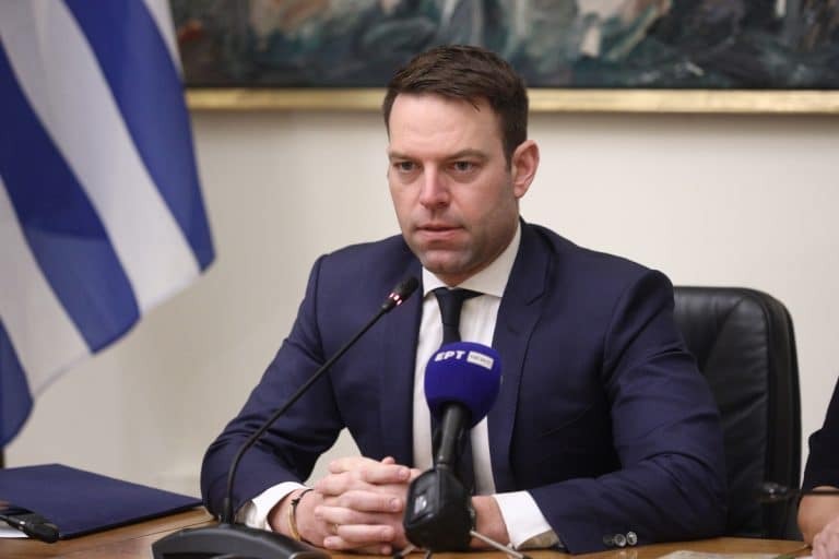 ΣΥΡΙΖΑ: Σε αναμμένα κάρβουνα ο Κασσελάκης