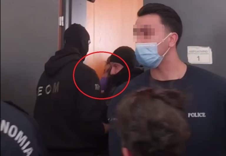 Κολωνός: Η στιγμή που η μητέρα της 12χρονης επιχείρησε να λιντσάρει τον Ηλία Μίχο