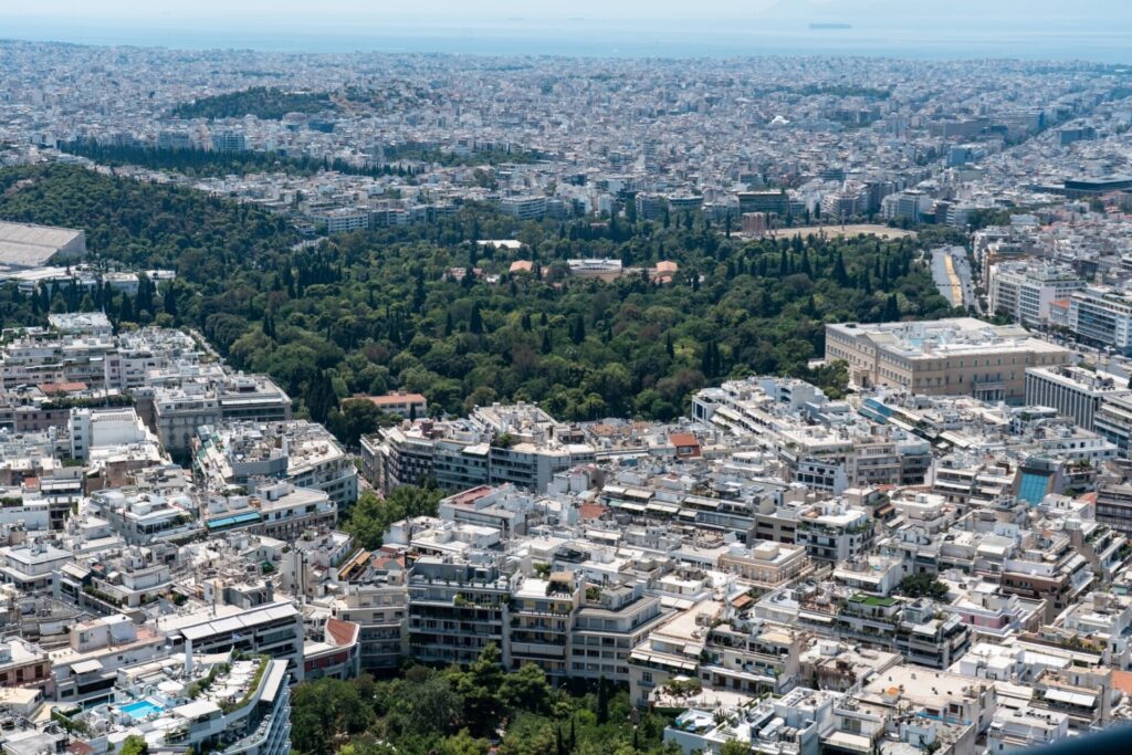 Κτηματαγορά: Εκτινάσσονται οι τιμές των ακινήτων σε όλη την Ευρώπη – Σε ποιες λύσεις στρέφονται οι υποψήφιοι αγοραστές- Αναλυτικά η έρευνα