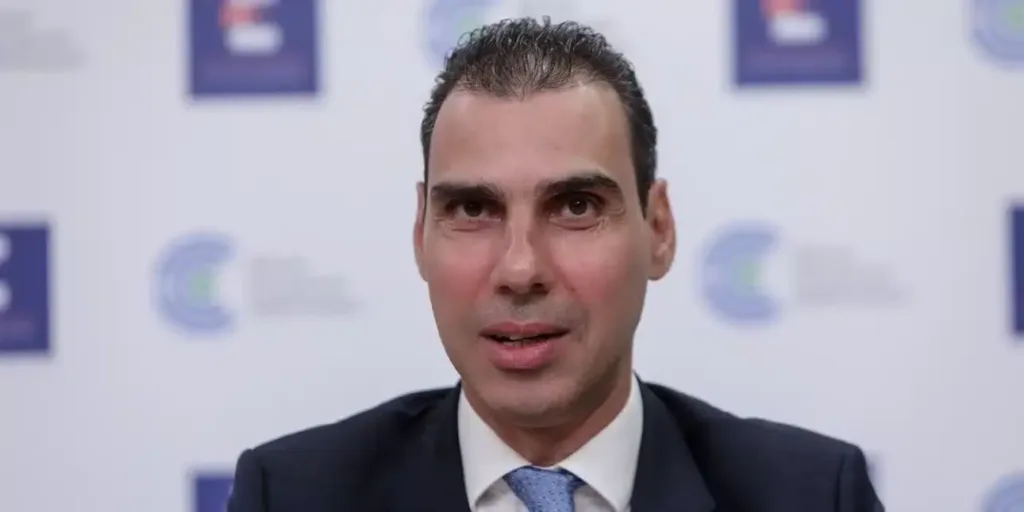 Θεμιστοκλέους: Μέσα στον Νοέμβριο ξεκινούν τα δωρεάν απογευματινά χειρουργεία – Τι είπε για αλλαγές