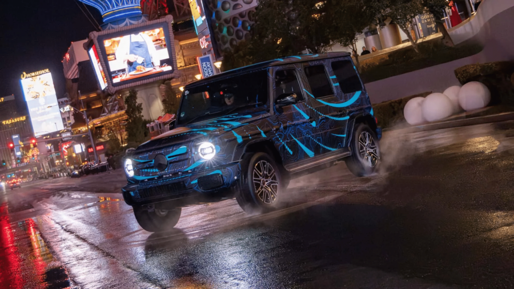 Mercedes G-Class «χορεύουν» σαν… τανκς στο Λας Βέγκας