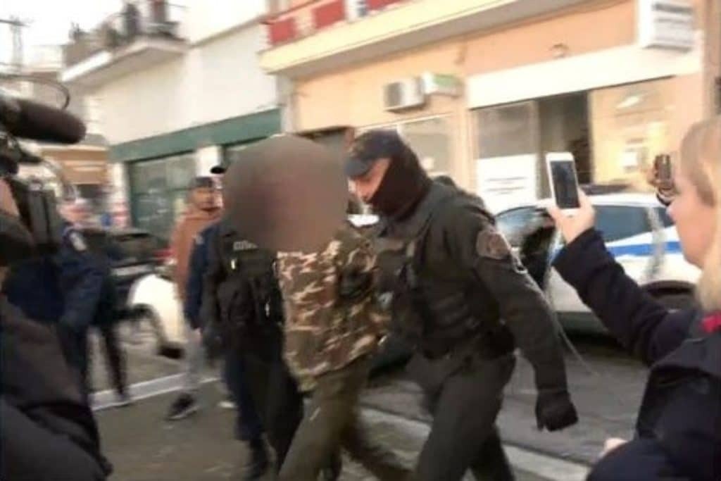 Μεσολόγγι: «Μίλα ρε τέρας, πού είναι ο Μπάμπης» – Ξέσπασε η μητέρα του 31χρονου, εντός της ημέ