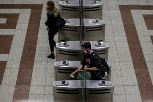 Απεργία 17 Απριλίου: Πώς θα κινηθούν τα μέσα μεταφοράς – Ποιοι κλάδοι βάζουν «λουκέτο»