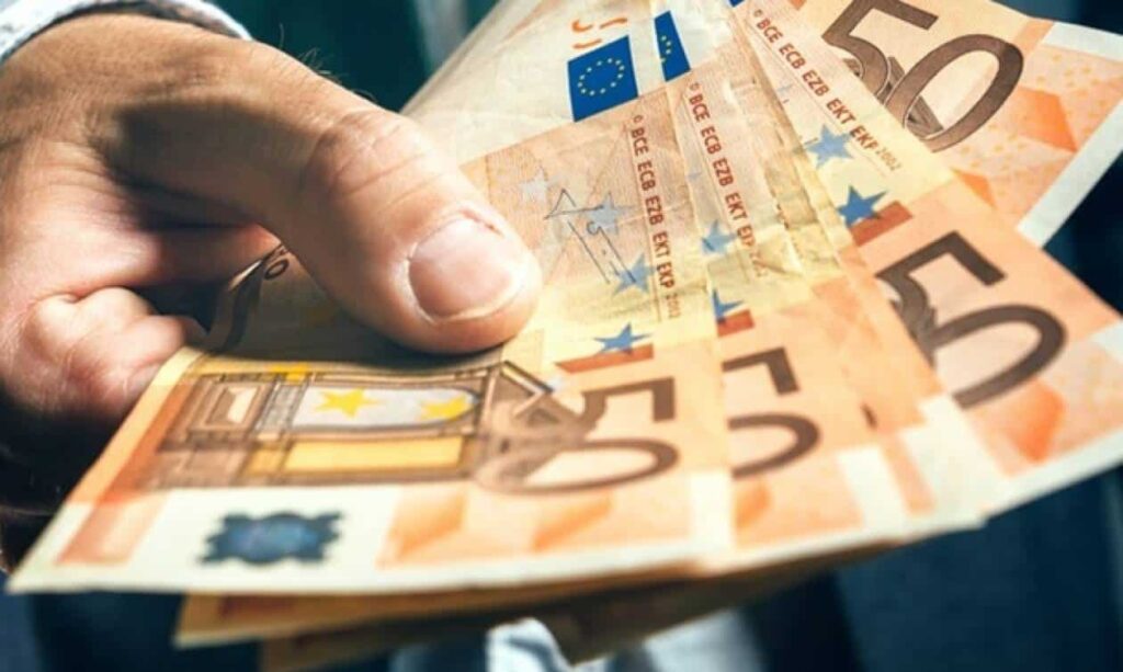 Αυτοί είναι οι νέοι μισθοί στον ιδιωτικό τομέα – «Ξεπάγωσαν» από σήμερα οι τριετίες – Το μήνυμα του Άδωνι Γεωργιάδη