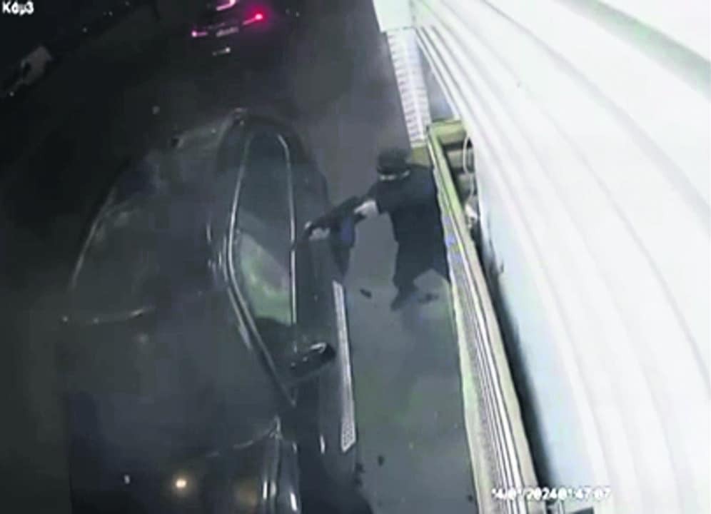 Νέος Κόσμος: Γιατί το θωρακισμένο αυτοκίνητο του Βαγγέλη Ζαμπούνη δεν τον προστάτεψε