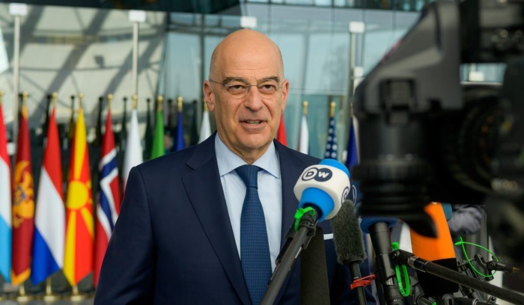 Συνάντηση Δένδια με πρέσβη Αυστρίας – Ενίσχυση συνεργασίας στον αμυντικό τομέα