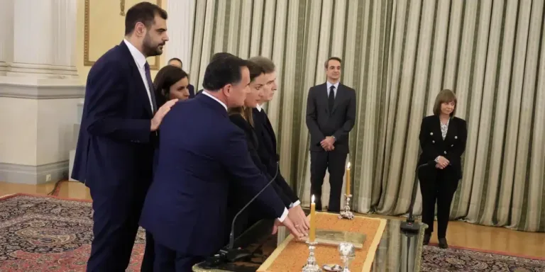 Ορκίστηκαν οι νέοι υπουργοί και υφυπουργοί [εικόνες]
