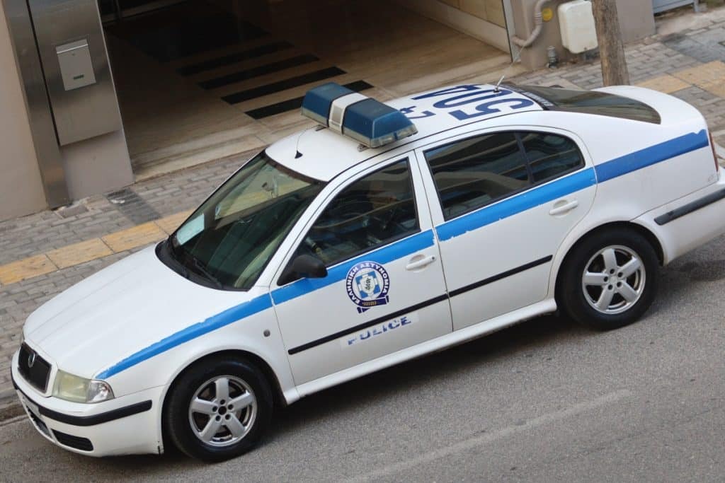 Ίλιον: Εντοπίστηκε σε σπίτι πλήρως εξοπλισμένο εργαστήριο καλλιέργειας κάνναβης – Συνελήφθη ένας 42χρονος