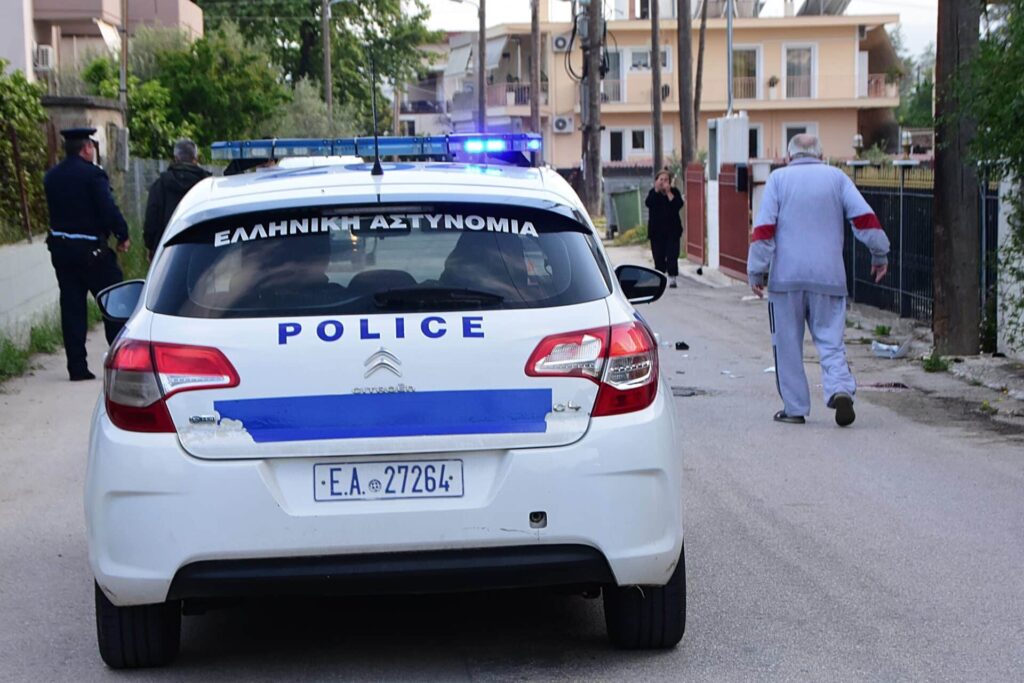 Επεισοδιακή καταδίωξη στον Βόλο: Κλέφτης έκανε… παρκούρ σε σπίτια και κρεμόταν από καλώδια της ΔΕΗ