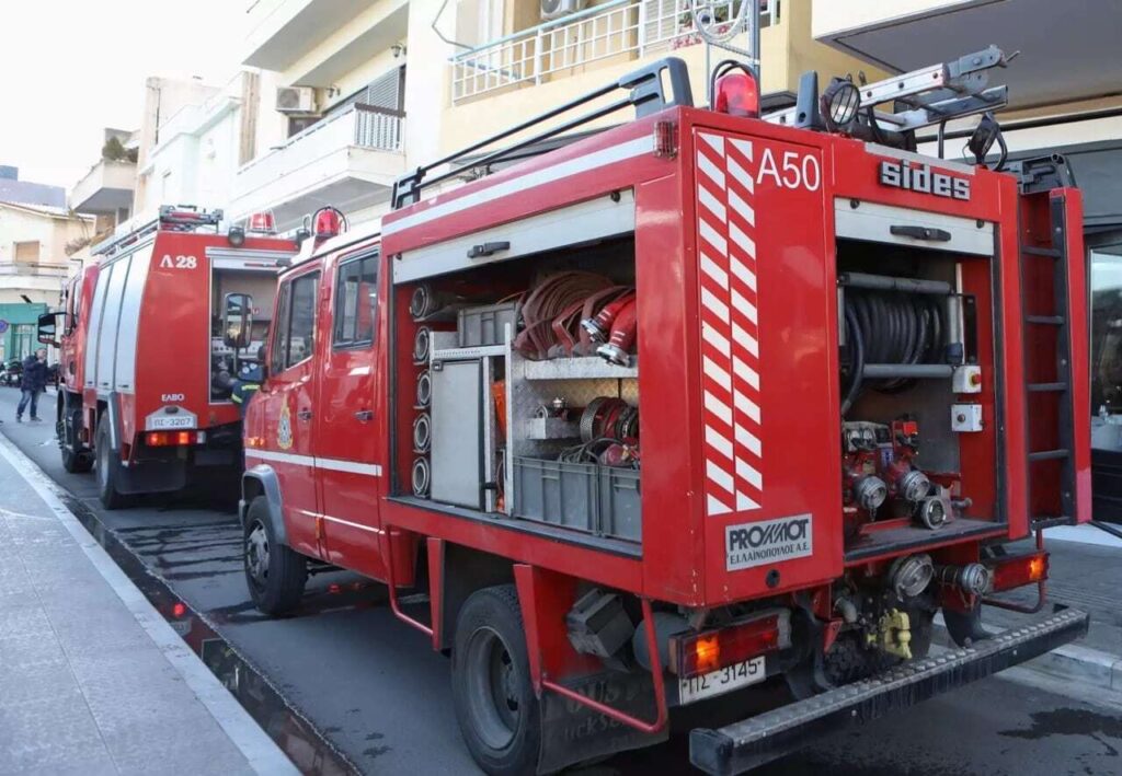 Πανικός στην Κρήτη: Ηλεκτρικό αυτοκίνητο «λαμπάδιασε» στο κέντρο του Ηρακλείου