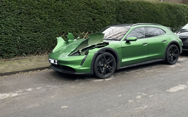 Κλέφτες «πετσοκόβουν» Porsche Taycan για τα φώτα της