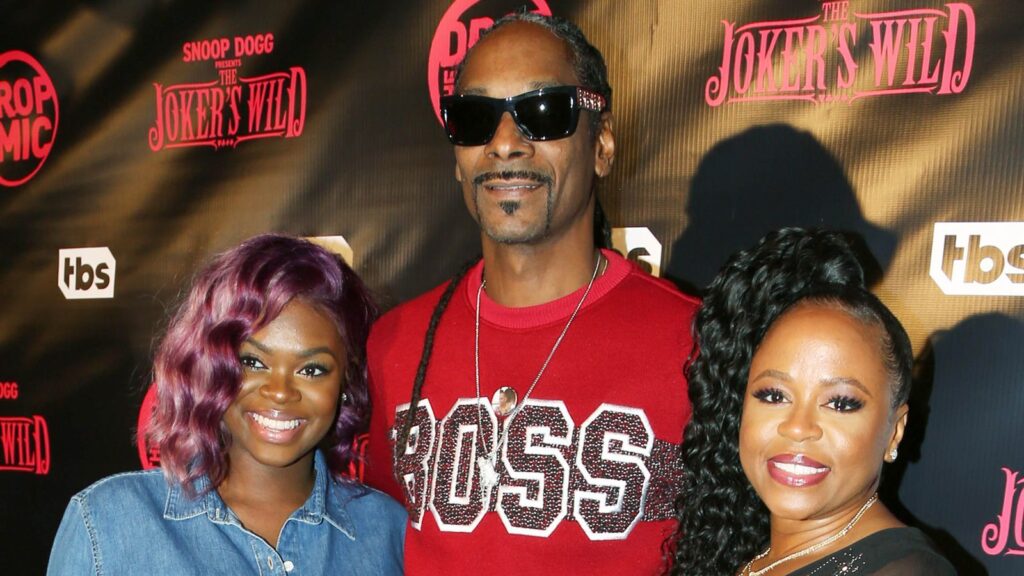 Δύσκολες ώρες για τον Snoop Dogg- Με εγκεφαλικό η 24χρονη κόρη του