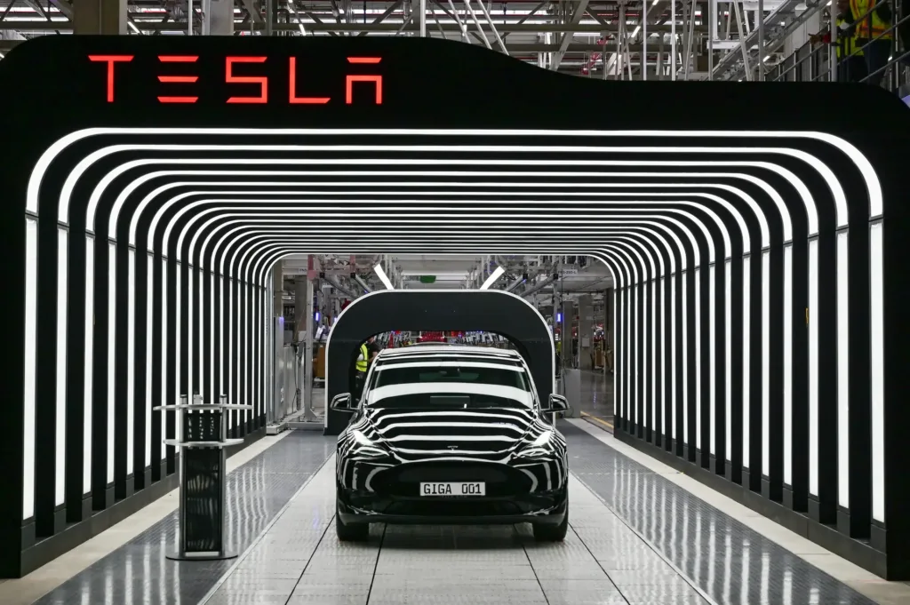 Η Tesla σταματά την παραγωγή αυτοκινήτων στο Βερολίνο λόγω… Χούθι