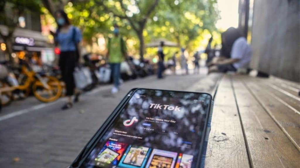 Ιταλία: Social media, ινφλουένσερ και αυτοκτονία…