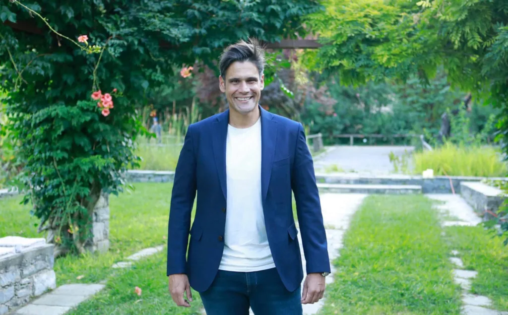 Δημήτρης Ουγγαρέζος: Η μάχη με τα κιλά και η λιποαναρρόφηση