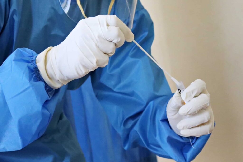 Ανησυχία για το κοκτέιλ ιώσεων και τους θανάτους από στρεπτόκοκκο – Τι να προσέχουν οι γονείς