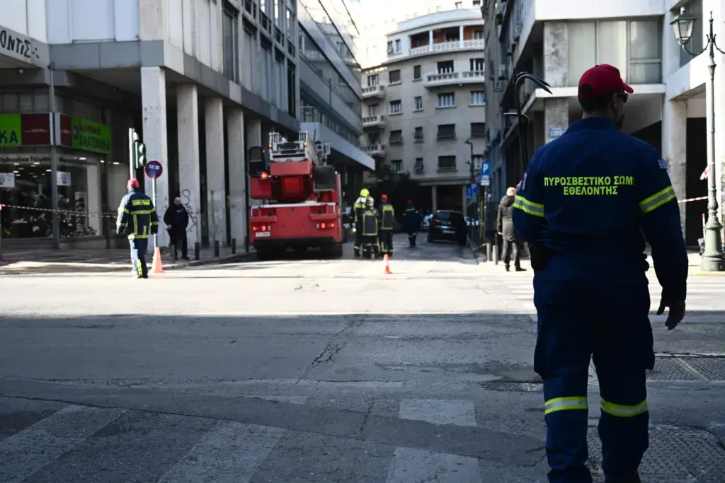 Έκρηξη στο Υπουργείο Εργασίας: Βίντεο ντοκουμέντο καταγράφει τον εκκωφαντικό θόρυβο – Τί ερευνά η αντιτρομοκρατική