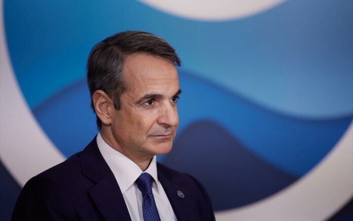 Με χειροκροτήματα υποδέχτηκαν τον Μητσοτάκη στο Μόναχο για το νόμο για τα ομόφυλα ζευγάρια – «Αποτελεί απόφαση ορόσημο για τη χώρα»