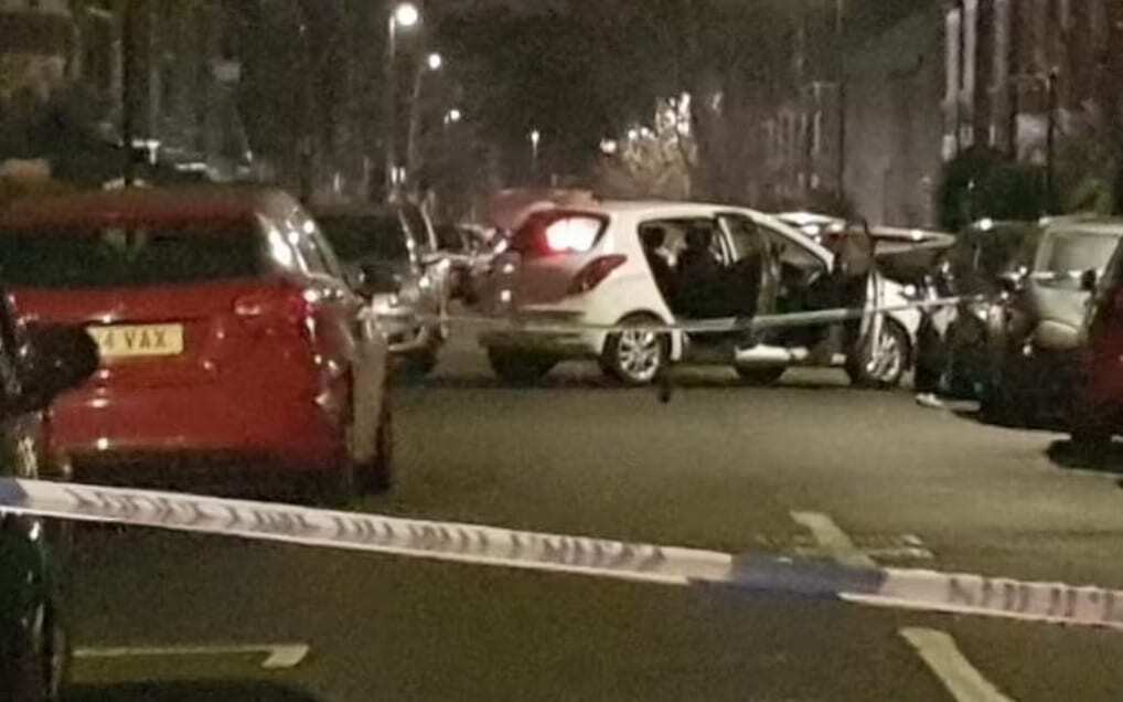Σοκαριστική επίθεση με οξύ σε μητέρα με δύο παιδιά- Τραυματίστηκαν περαστικοί που έσπευσαν να βοηθήσουν