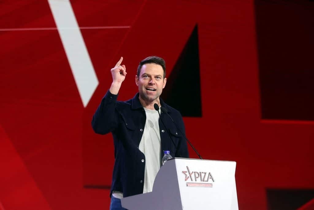 Κατώτεροι των περιστάσεων
