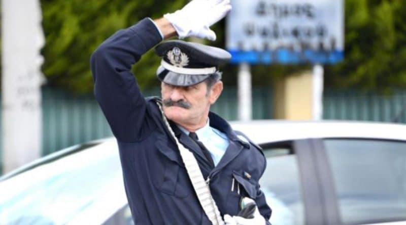 Πέθανε ο θρυλικός τροχονόμος Νίκος Κωτσάκης