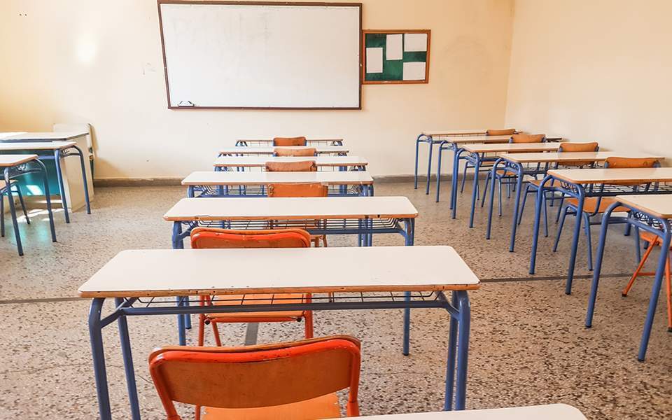 Καλύβια: Εισαγγελική παρέμβαση για πατέρα μαθητή που επιτέθηκε σε εκπαιδευτικούς