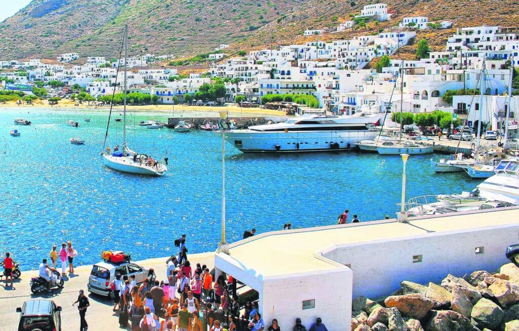 SOS για την υπερδόμηση στις Κυκλάδες – Τι λένε στον ΕΤ οι δήμαρχοι Σίφνου, Σερίφου και Φολέγανδρου