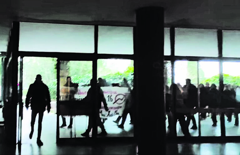Κατάληψη Νομικής ΑΠΘ: 30 άτομα «αποκλείουν» 6.000 φοιτητές