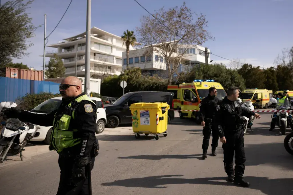 Μακελειό στη Γλυφάδα: Η πρώτη δήλωση της οικογένειας Καρνέση – Σεβασμό στο πένθος μας