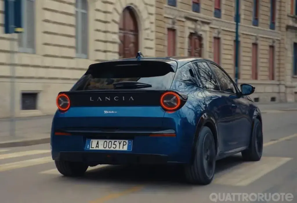 Νέα Lancia Ypsilon: Ταξιδεύεις ή θα μείνεις;