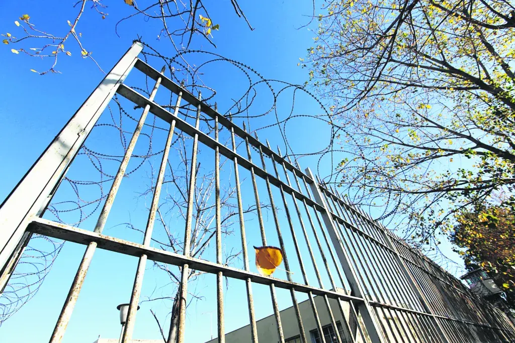 Τραγωδία στα Τέμπη Η ζωή πίσω από τα σίδερα για σταθμάρχη και επιθεωρητή