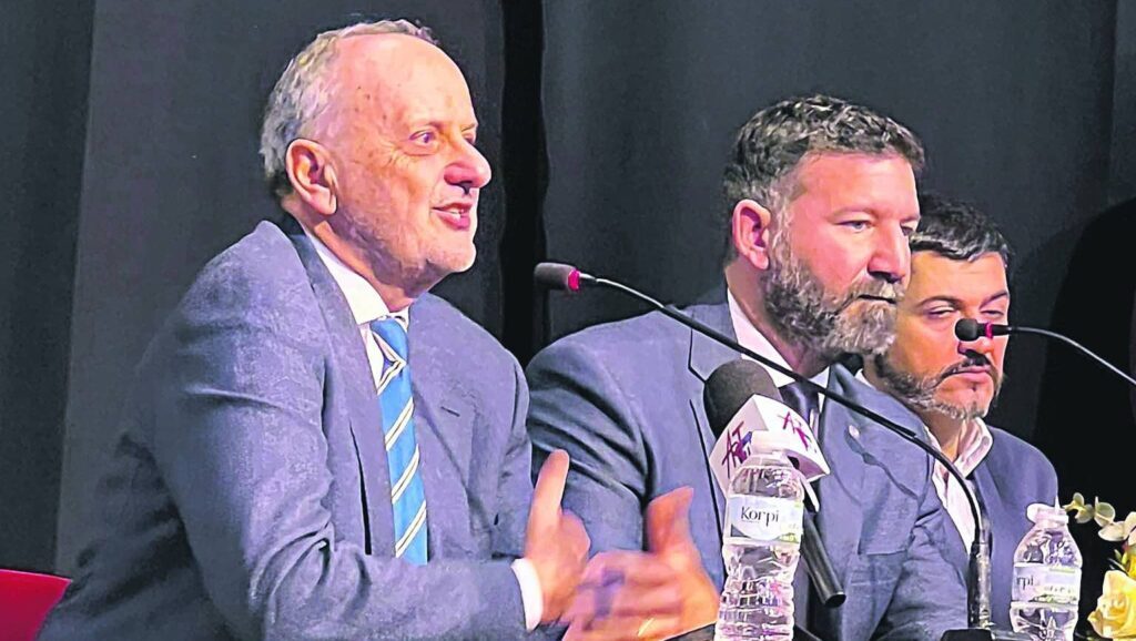 Γκουίντο Τονέλι: Στην Άρτα ο επιστήμονας που ανακάλυψε το μποζόνιο Higgs