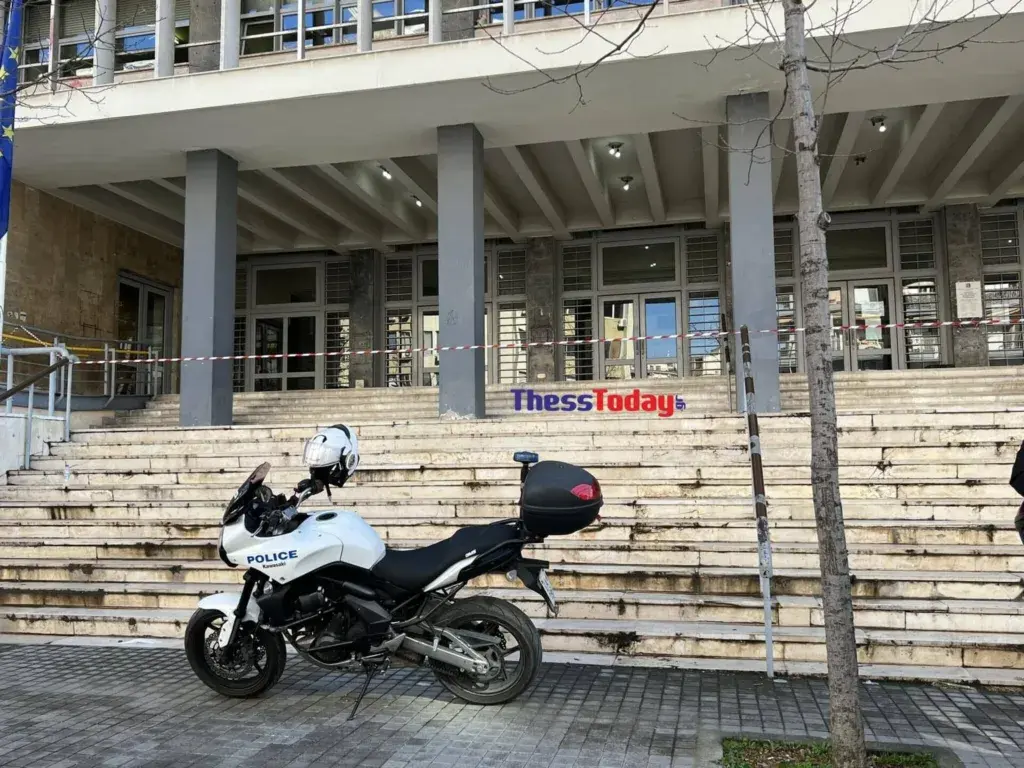 Θεσσαλονίκη: Εκκένωση του δικαστικού μεγάρου μετά από εντοπισμό υπόπτου φακέλου