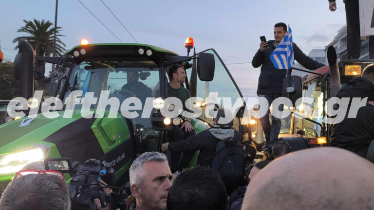 Στο Σύνταγμα ο Κασσελάκης [εικόνες και βίντεο]