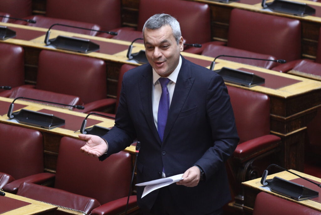 Χάρης Μαμουλάκης: «Αν χρειαστεί, γιατί όχι δίδακτρα στα δημόσια πανεπιστήμια;»