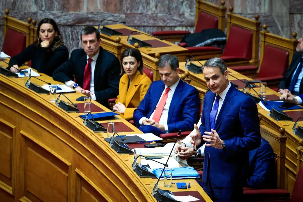 Επίθεση Μητσοτάκη σε Φάμελο: Δεν προχωρήσατε τη μεταρρύθμιση για τα ομόφυλα λόγω Πάνου Καμμένου