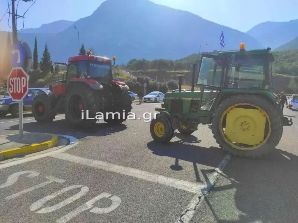 Αγρότες έκλεισαν την εθνική οδό στον κόμβο του Μπράλου – Εγκλωβισμένοι εκατοντάδες οδηγοί