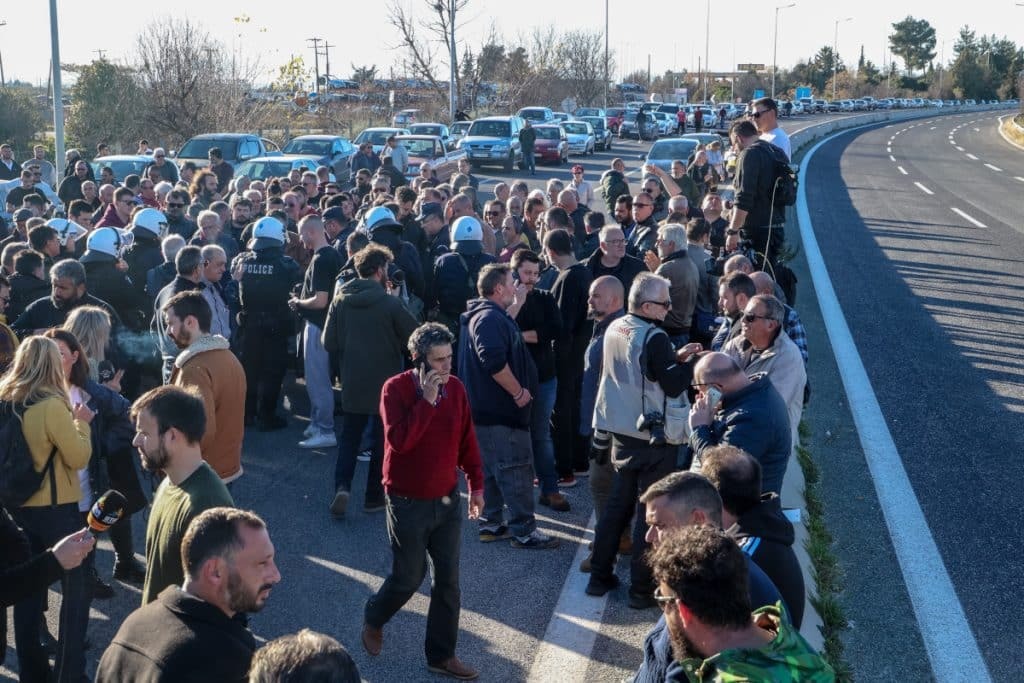 Αγρότες: Παράθυρο συναίνεσης από τα μπλόκα
