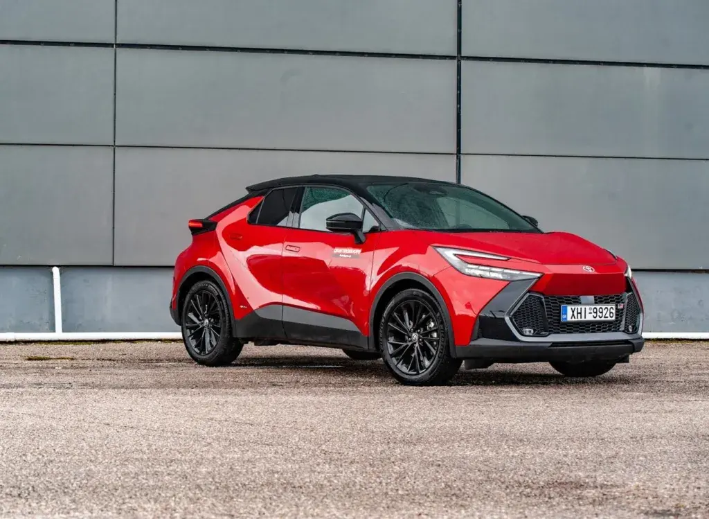 Δοκιμή Toyota C-HR 2.0 Hybrid AWD-i: Το δέκα το… υβριδικό