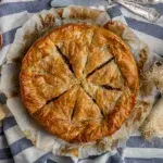 Κιμαδόπιτα με ρεγκάτο, πράσα και καρότα