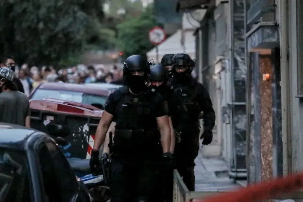 Αντιτρομοκρατική: Επιχείρηση σε Αθήνα και δύο φυλακές – Tα χτυπήματα
